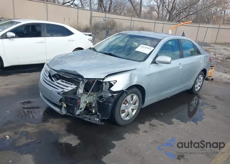 2007 Toyota Camry Le z USA, uszkodzony, nr VIN 4T1BE46K67U088612